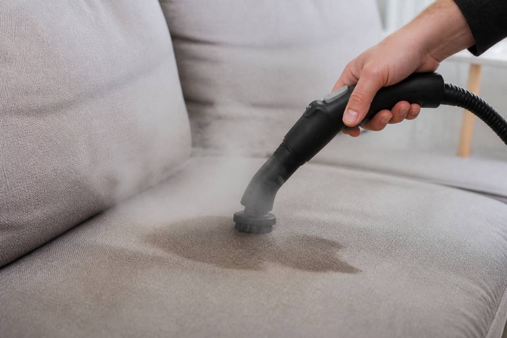 Comment enlever une tache avec la vapeur : méthodes efficaces et produits adaptés