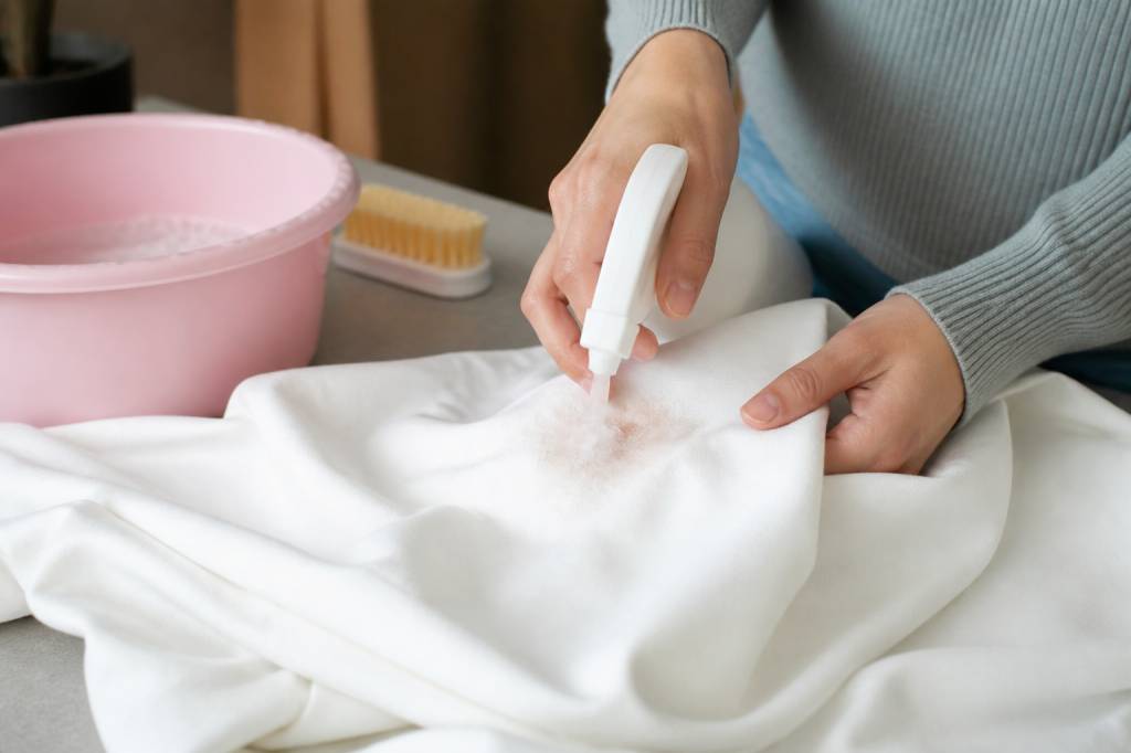 Enlever tache sur vetement : méthodes et produits efficaces pour préserver les textiles